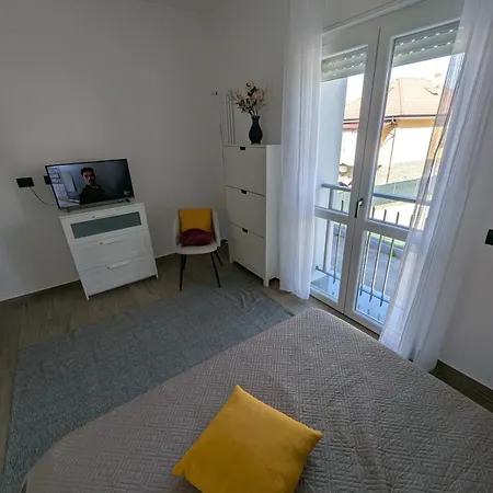 Eleven - 4 Guests Apartament *