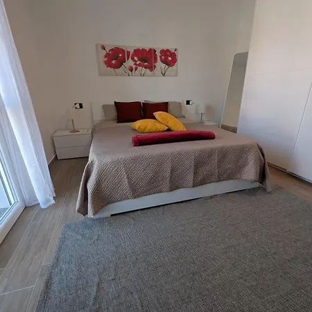 Eleven - 4 Guests Apartament Novara