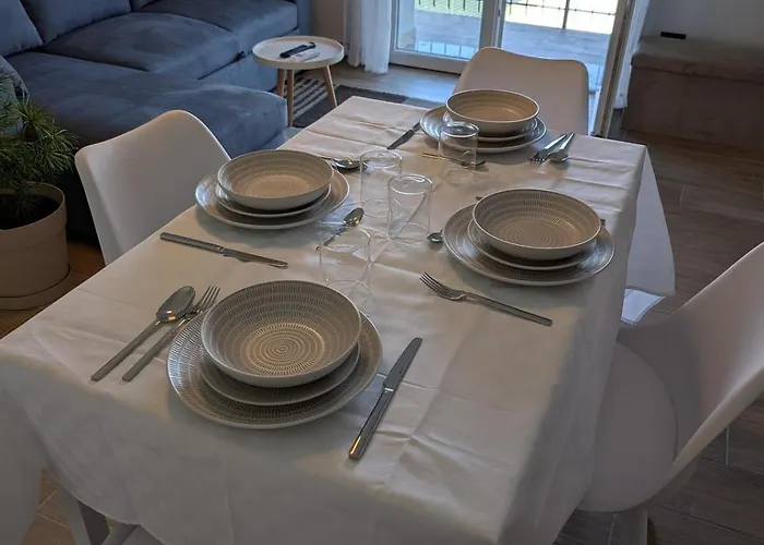 Eleven - 4 Guests * Novara