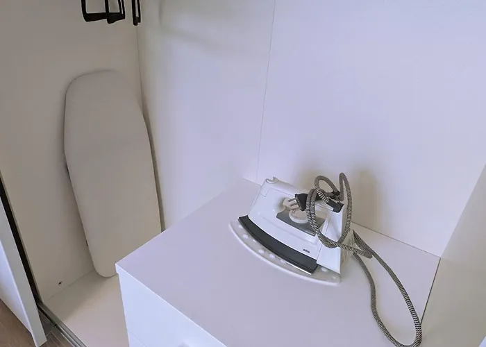 Eleven - 4 Guests *